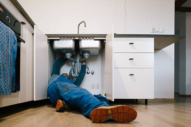 Professional Drain Cleaning technician working in Somerset, CA